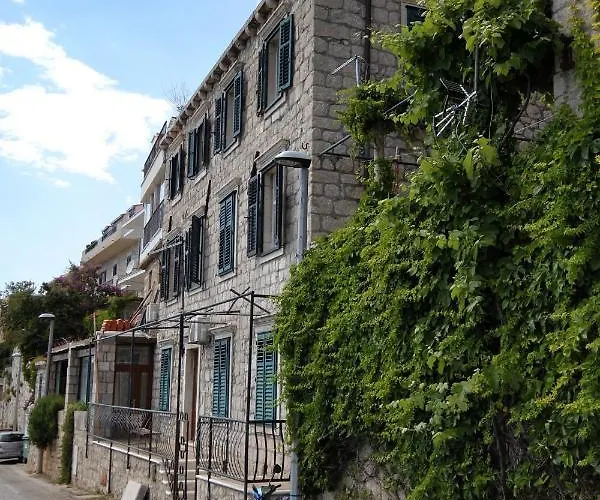 With A Parking Space - 9026 *